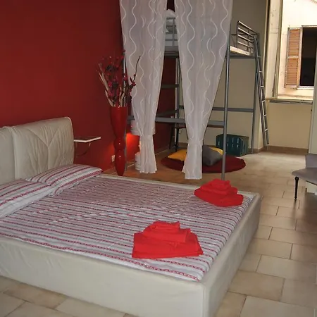 Rhomeholidays Trastevere Рим